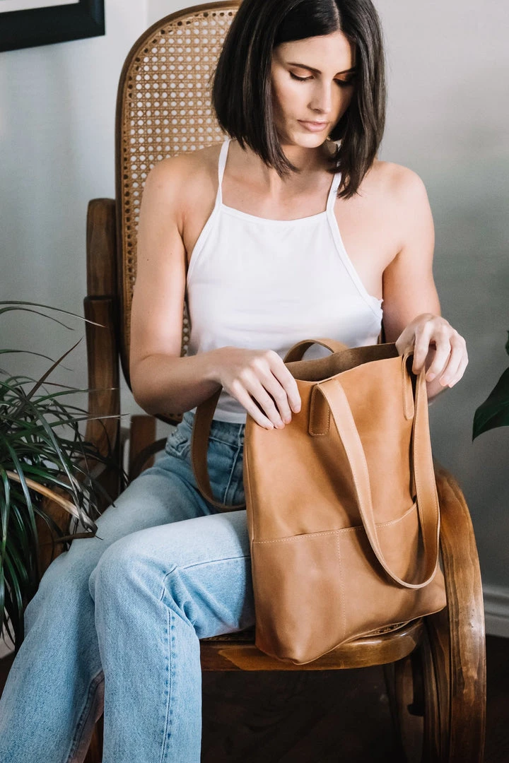 Purse & Clutch Outside Pockets Handbag - Caramel Purse & Clutch Outside Pockets Handbag - Caramel