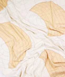 Anchal Crescent Lattice Quilt - Sand