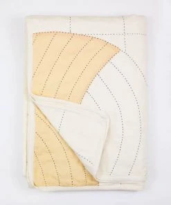 Anchal Crescent Lattice Quilt - Sand