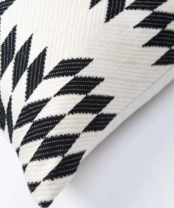 Archive New York Almolonga Lumbar Pillow - White Quilt