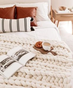 August Sage Chunky Wool Throw Blanket