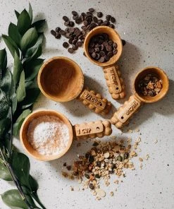 Azizi Life Home Goods Ruby Wooden Measuring Cup Set