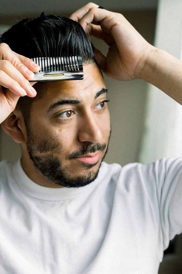 Hathorway Chai Horn Pocket Hair And Beard Comb - Dark Horn Hathorway Chai Horn Pocket Hair And Beard Comb - Dark Horn