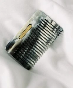 Hathorway Chai Horn Pocket Hair And Beard Comb - Dark Horn 4 Hathorway Chai Horn Pocket Hair And Beard Comb - Dark Horn