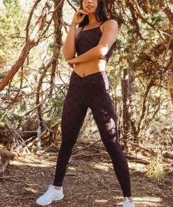 Wolven Activewear + Athleisure Crossover Recycled Legging With Pockets - Summit