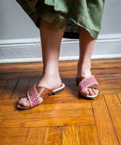 Darzah Shoes Tatreez Cross Sandal - Berry