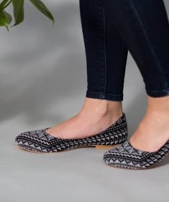 Darzah Tatreez Flats - Gray