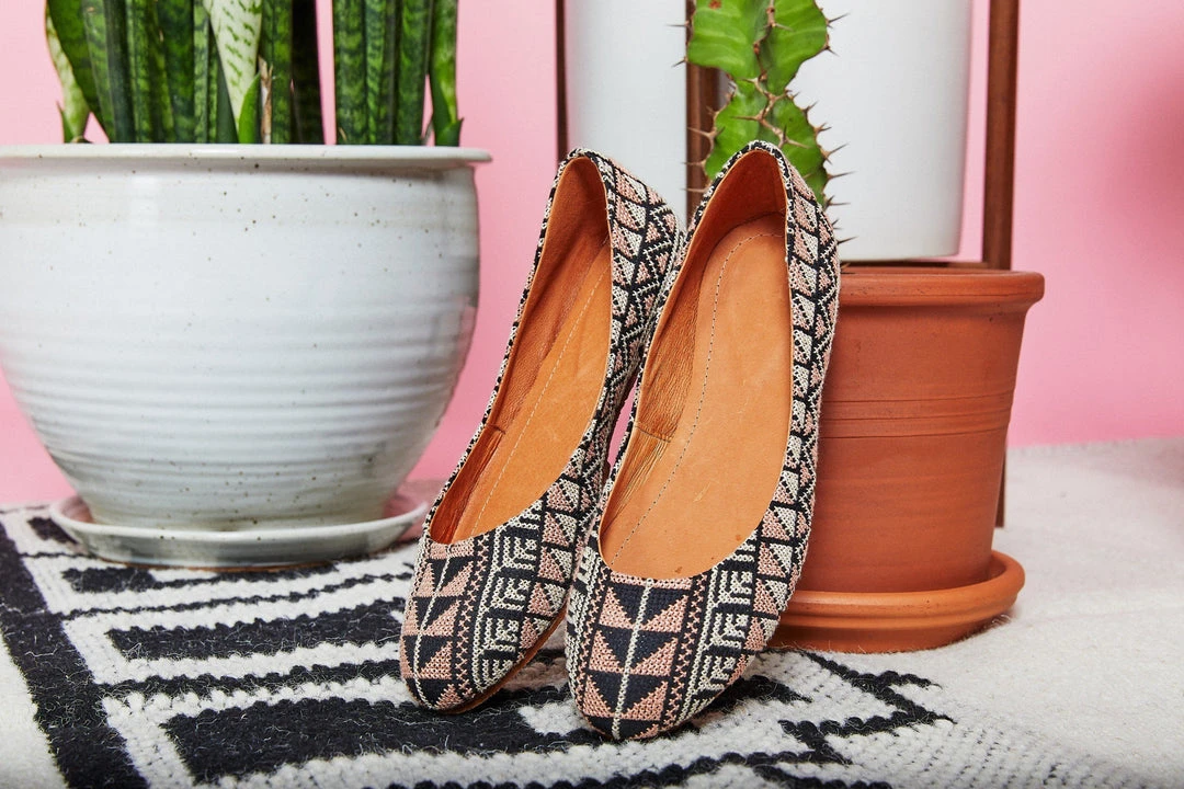 Darzah Shoes Tatreez Flats - Rose Darzah Shoes Tatreez Flats - Rose