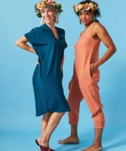 Darzah Shoes Tatreez Flats - Rose 2 Darzah Shoes Tatreez Flats - Rose