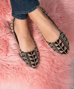 Darzah Shoes Tatreez Flats - Rose