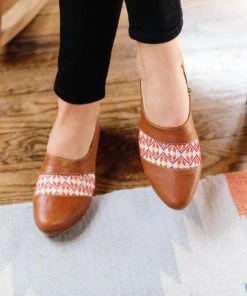 Darzah Shoes Tatreez Oxford - Camel + Orange