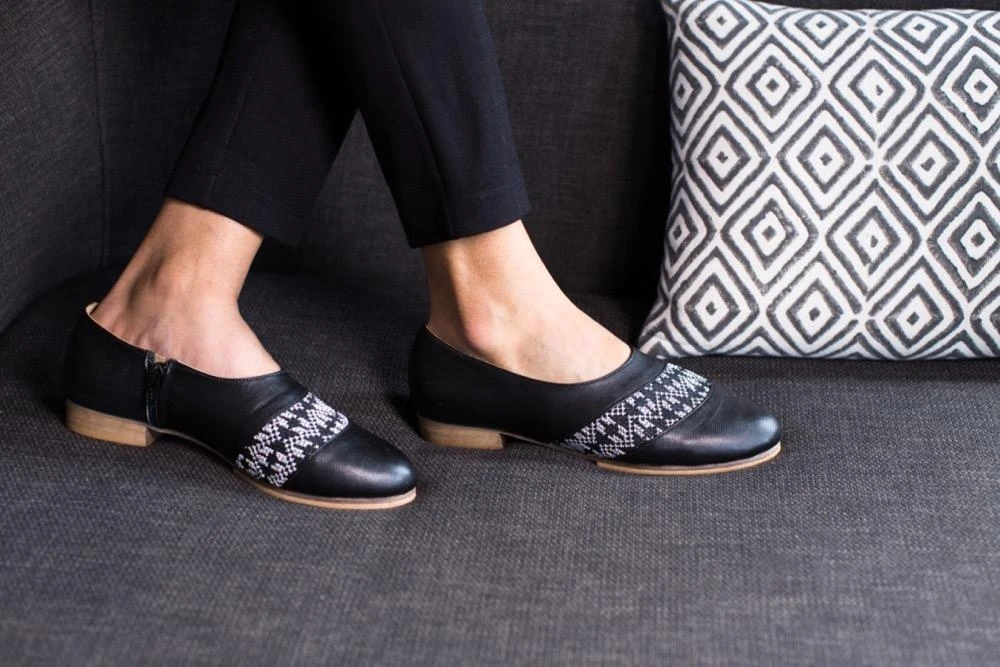 Darzah Tatreez Oxford - Silver Darzah Tatreez Oxford - Silver