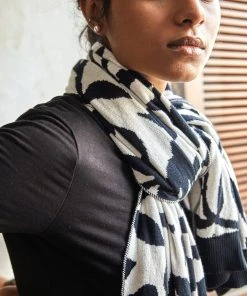 No Nasties Garden Knit Scarf Accessories