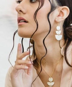 Hathorway BIPOC Owned Vui Mung Geometrical Buffalo Horn Pendant Necklace 1 Hathorway BIPOC Owned Vui Mung Geometrical Buffalo Horn Pendant Necklace