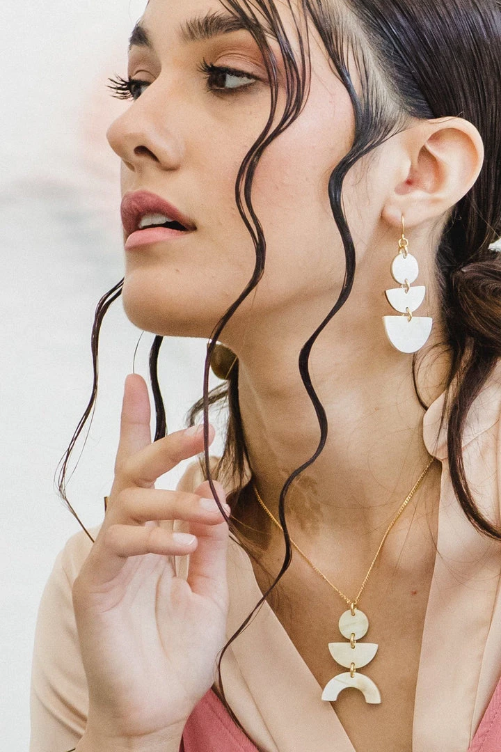 Hathorway BIPOC Owned Vui Mung Geometrical Buffalo Horn Pendant Necklace Hathorway BIPOC Owned Vui Mung Geometrical Buffalo Horn Pendant Necklace