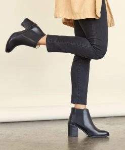 Nisolo Heeled Chelsea Boot - Black Shoes