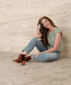 Nisolo Heeled Chelsea Boot - Brandy Shoes 4 Nisolo Heeled Chelsea Boot - Brandy Shoes