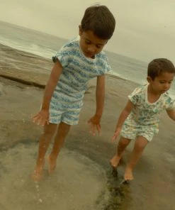 Honey Cake Tiger Kids' Hello Fun Wave Unisex T-Shirt