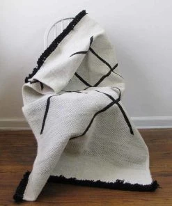 Ichcha Home Goods Cross Hatch Dhurrie Rug