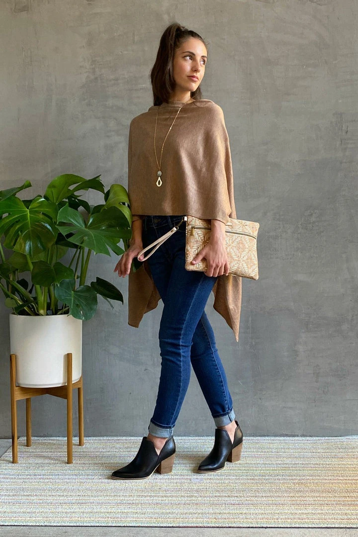 Carry Courage Inventor Cork Tablet Organizer - Cream Carry Courage Inventor Cork Tablet Organizer - Cream