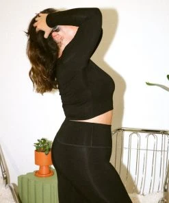 Mary Young Kaela Bamboo Long Sleeve Top Pajamas + Loungewear 9 Mary Young Kaela Bamboo Long Sleeve Top Pajamas + Loungewear