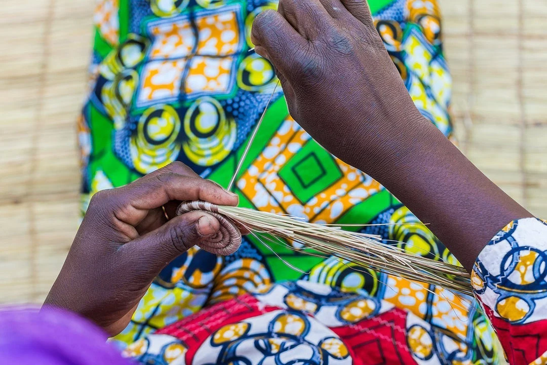 KAZI Floret Metallic Igisozi Vase KAZI Floret Metallic Igisozi Vase