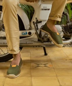 Kingdom Of Wow Men's ExtraFit Espadrilles