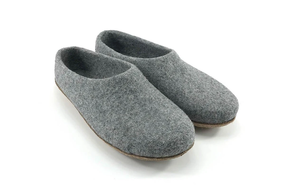 Kyrgies Men's Molded Sole High Back Wool Slippers - Gray Kyrgies Men's Molded Sole High Back Wool Slippers - Gray