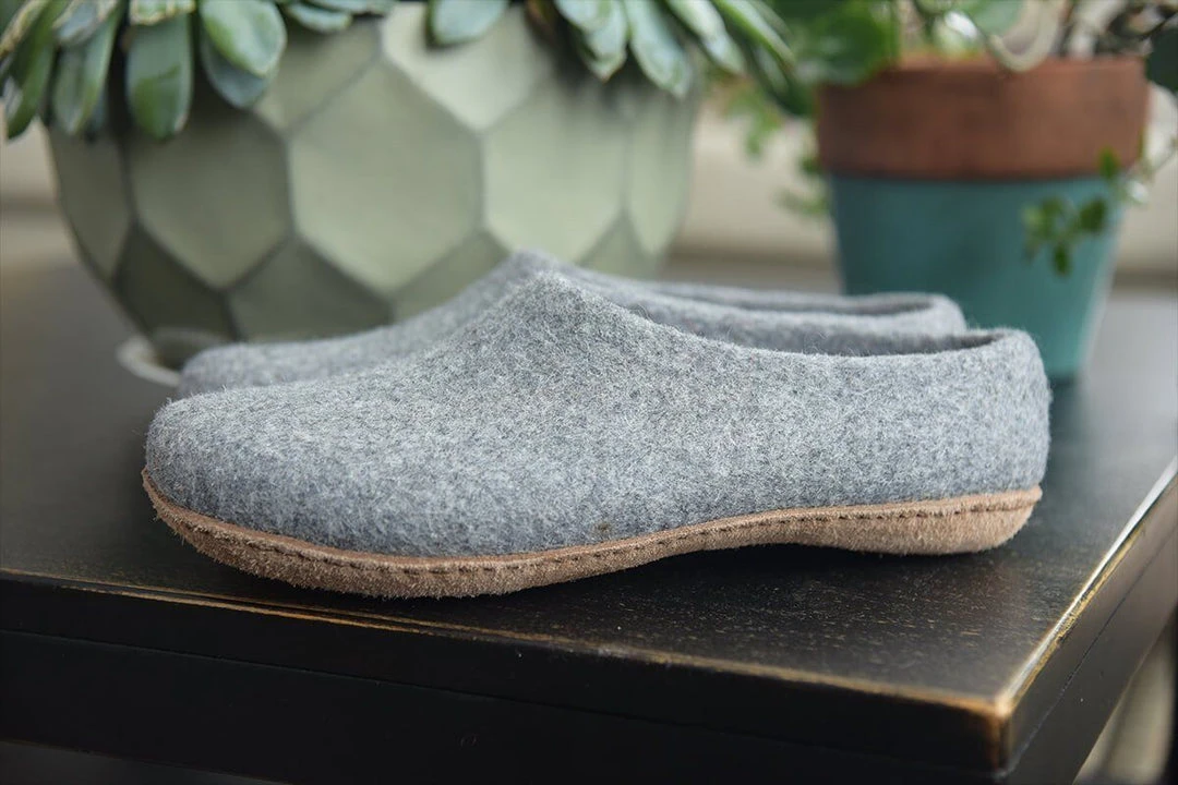 Kyrgies Men's Molded Sole High Back Wool Slippers - Gray Kyrgies Men's Molded Sole High Back Wool Slippers - Gray