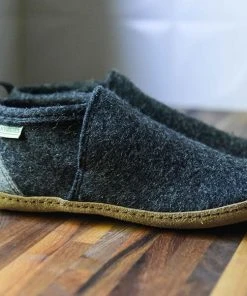 Kyrgies Women's Wool Tengries Slippers - Charcoal 5 Kyrgies Women's Wool Tengries Slippers - Charcoal