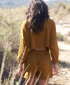 LA Relaxed New Arrivals Pointelle Puff Sleeve Crop Top