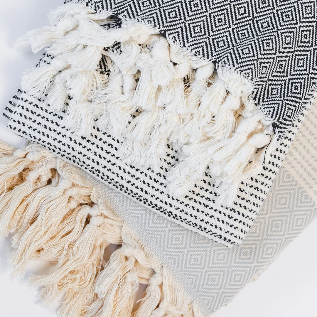 Amante Marketplace Magis Diamond Turkish Towel / Throw Blanket - Light Gray Home Goods 4 Amante Marketplace Magis Diamond Turkish Towel / Throw Blanket - Light Gray Home Goods