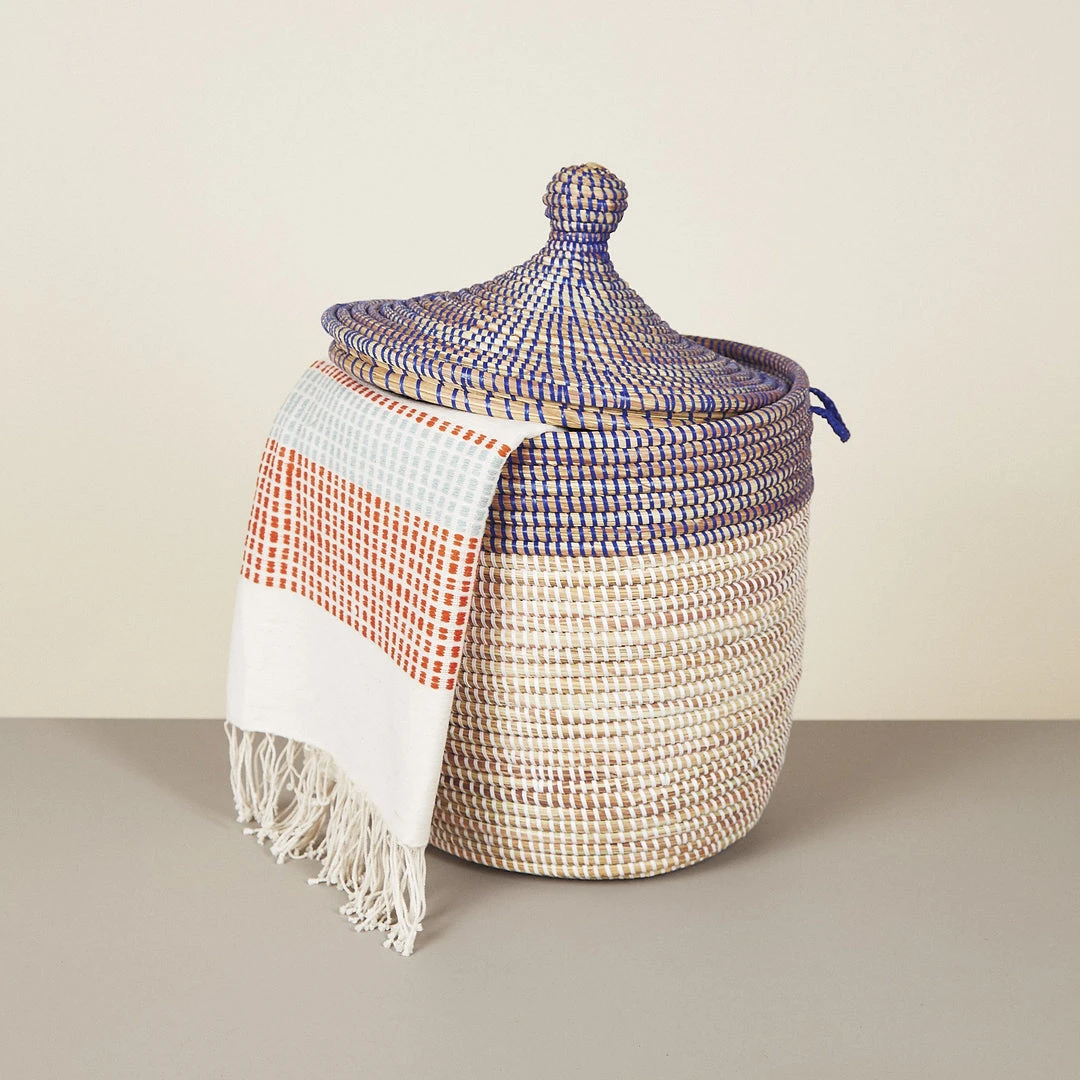 Mbare Medium Two-Tone Hamper Basket Mbare Medium Two-Tone Hamper Basket