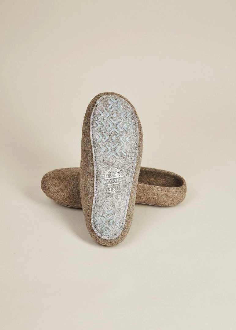 Kyrgies Men's Classic Sole Low Back Wool Slippers - Oatmeal Best Sellers Kyrgies Men's Classic Sole Low Back Wool Slippers - Oatmeal Best Sellers