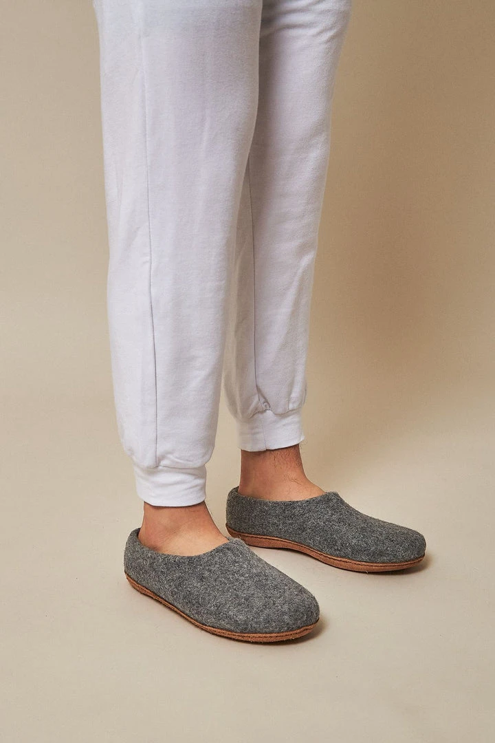 Kyrgies Men's Molded Sole High Back Wool Slippers - Gray Kyrgies Men's Molded Sole High Back Wool Slippers - Gray