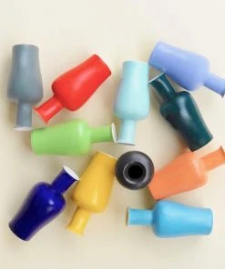 Middle Kingdom Glossy Mini Porcelain Vase 3