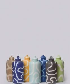 Middle Kingdom Memphis Mandarin Porcelain Urn