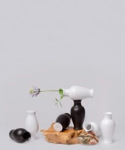 Middle Kingdom Mini Porcelain Vase 9