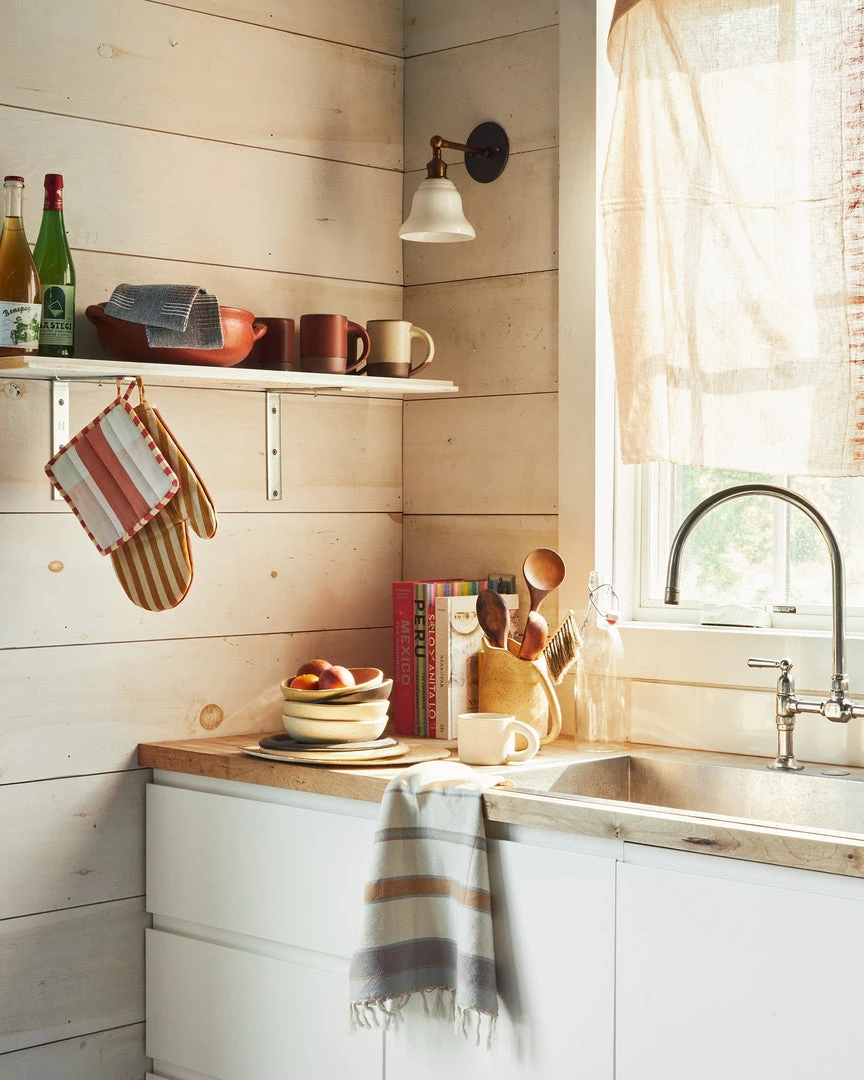 Minna Pear Stripe Hand / Kitchen Towel Minna Pear Stripe Hand / Kitchen Towel