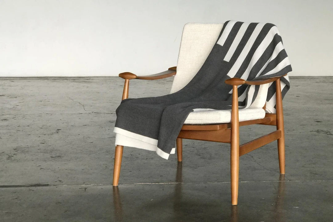 Newly Goods Ziggurat Recycled Throw Blanket Newly Goods Ziggurat Recycled Throw Blanket