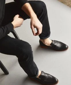 Nisolo Men's Chamberlain Penny Loafer - Black