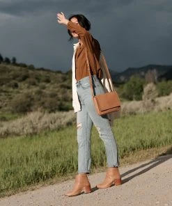 Nisolo Accessories Clara Crossbody Purse