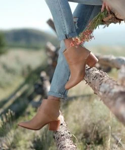 Nisolo Shoes Dari Boot - Almond