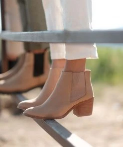 Nisolo Heeled Chelsea Boot - Almond Shoes