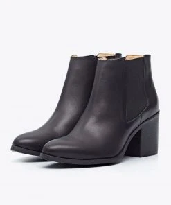 Nisolo Heeled Chelsea Boot - Black Shoes