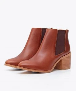 Nisolo Heeled Chelsea Boot - Brandy Shoes 7 Nisolo Heeled Chelsea Boot - Brandy Shoes