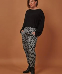 Passion Lilie Gray Chevron Crop Pants