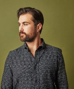 Passion Lilie Men's Timeless Button Down Shirt - Black