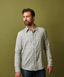 Passion Lilie Men's Timeless Button Down Shirt - Gray