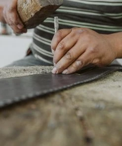 Purse & Clutch Embossed Circle Crossbody - Charcoal Accessories